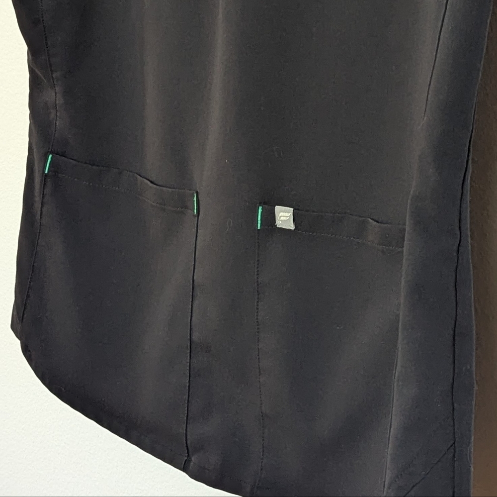 Fabletics Scrub Set | Small - Picture 15 of 16